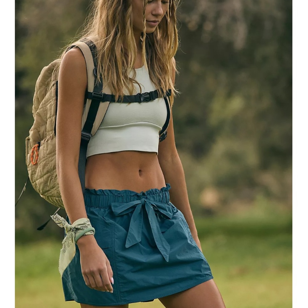 Selling a free people skirt sports any questions ask 😊💕